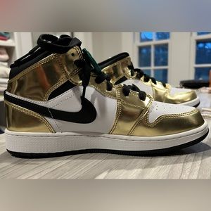 AIR JORDAN 1 MID SE 'METALLIC GOLD' 6.5Y
